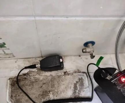 华龙屋顶漏水维修公司分享下卫生间漏水的危害及解决方法