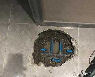 华龙阳台漏水维修公司分享下暖气管道漏水的原因有哪些